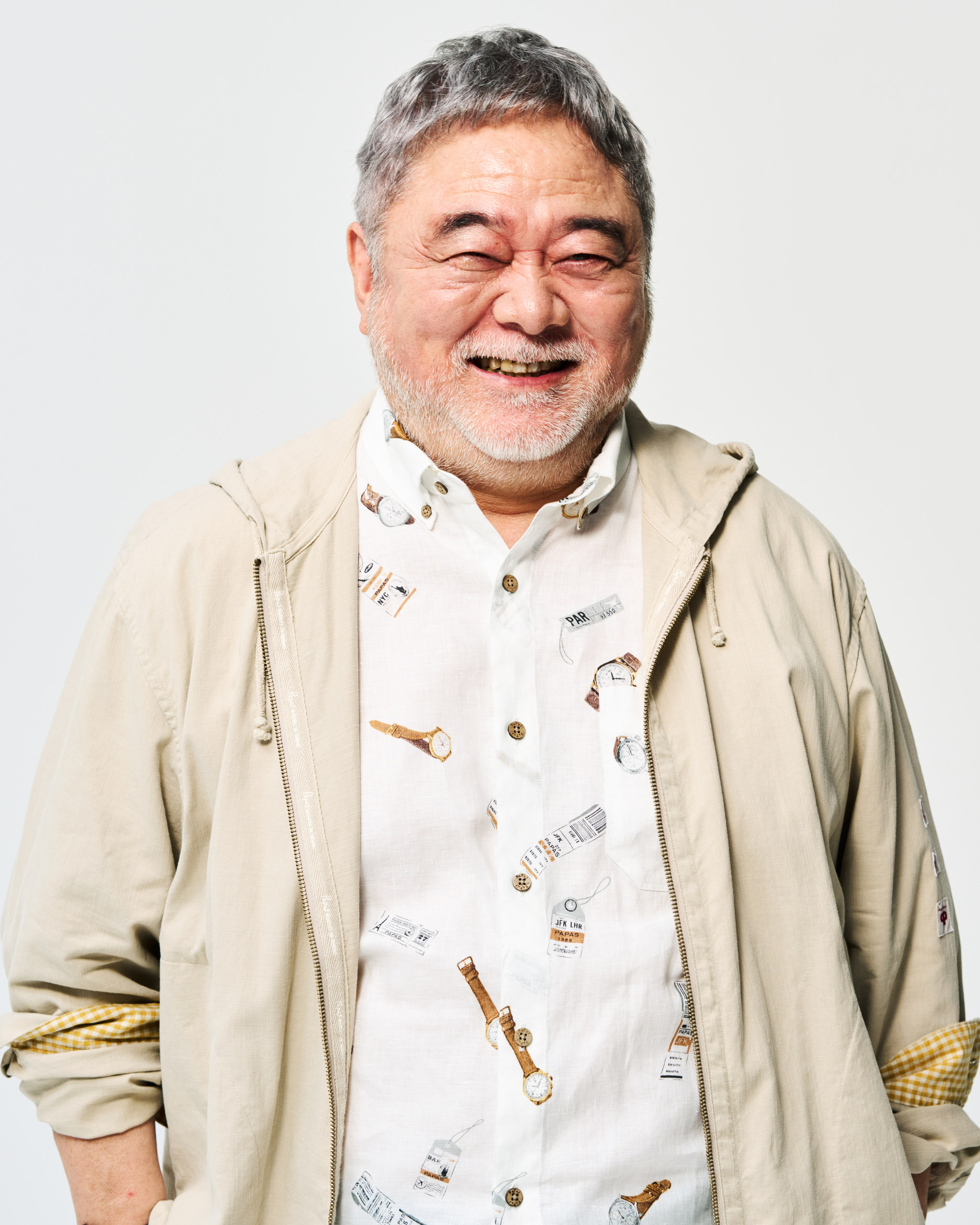 三國清三 全身写真