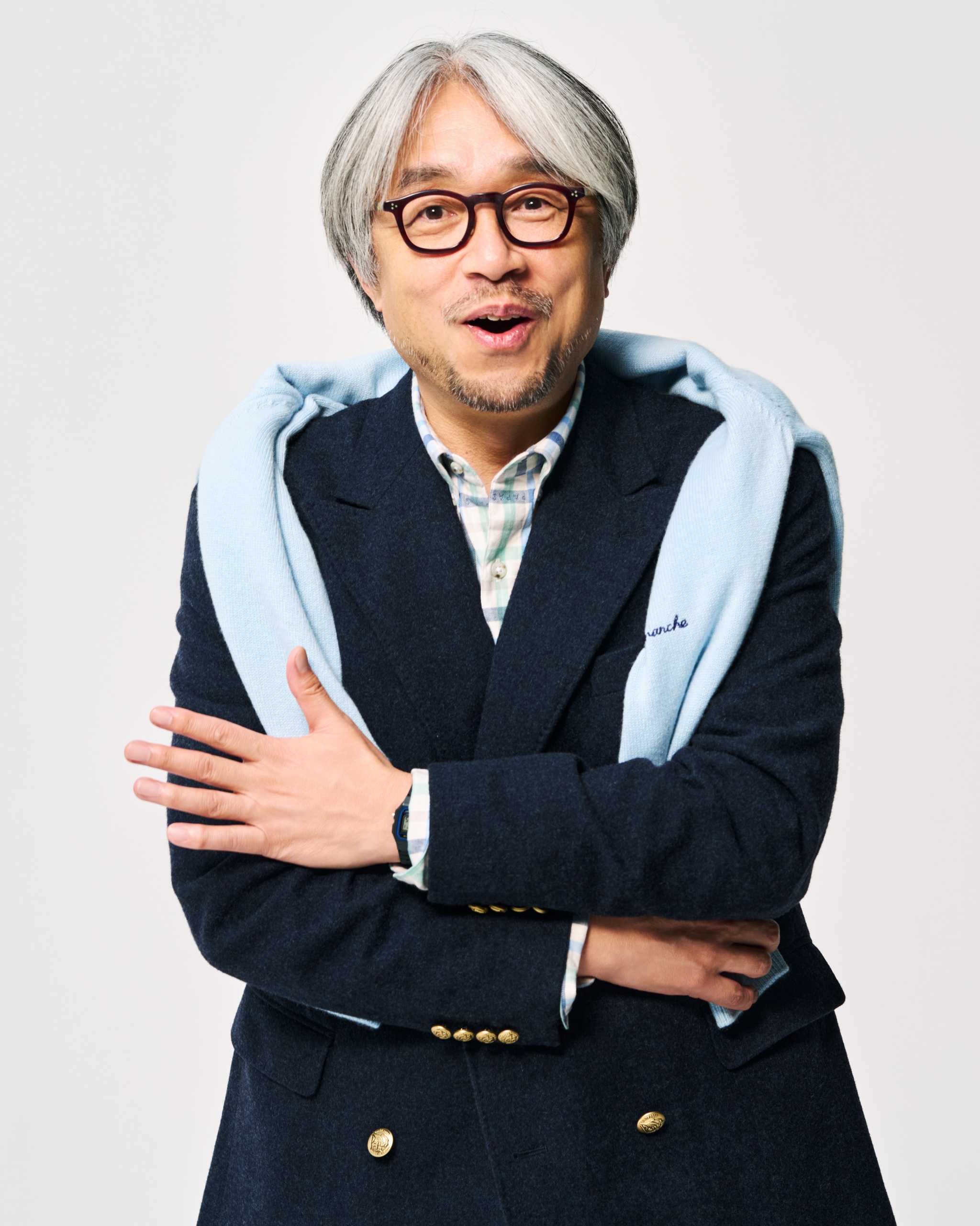 小山薫堂 全身写真