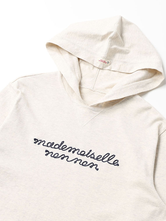 フリンジロゴ刺繍入り フード付きパーカー