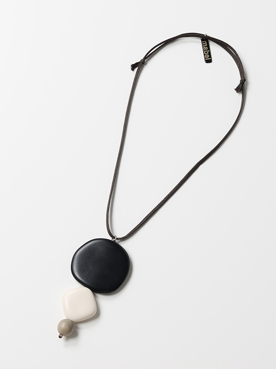 モノトーン ネックレス