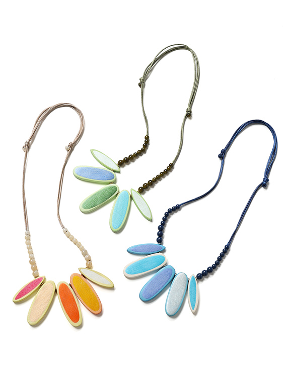 カラフル ウッドパーツ ネックレス