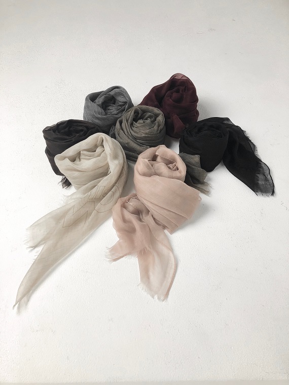 爆買いお得AGNONA アニオナ　プリーツ　scarf ストール　ネイビー ストール/パシュミナ