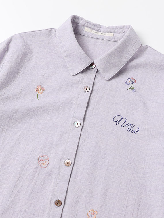 シャンブレーガーゼワッシャー ビオラ刺繍入りブラウス